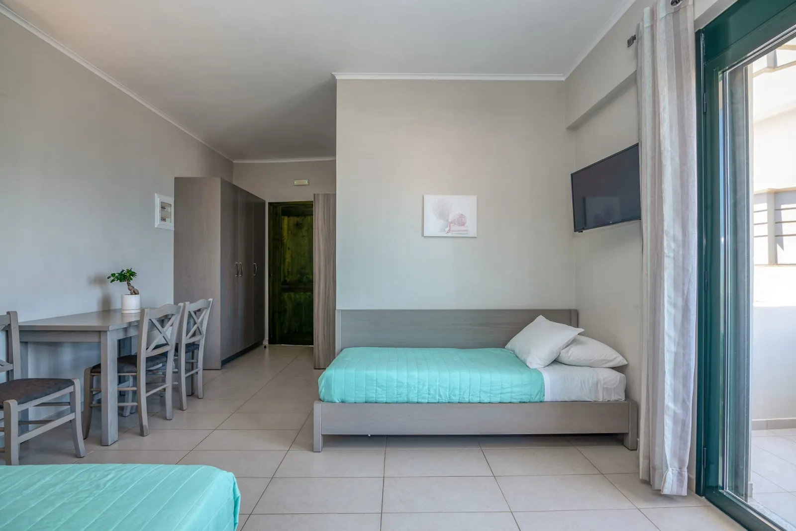 One Bedroom Apartment with Sea View