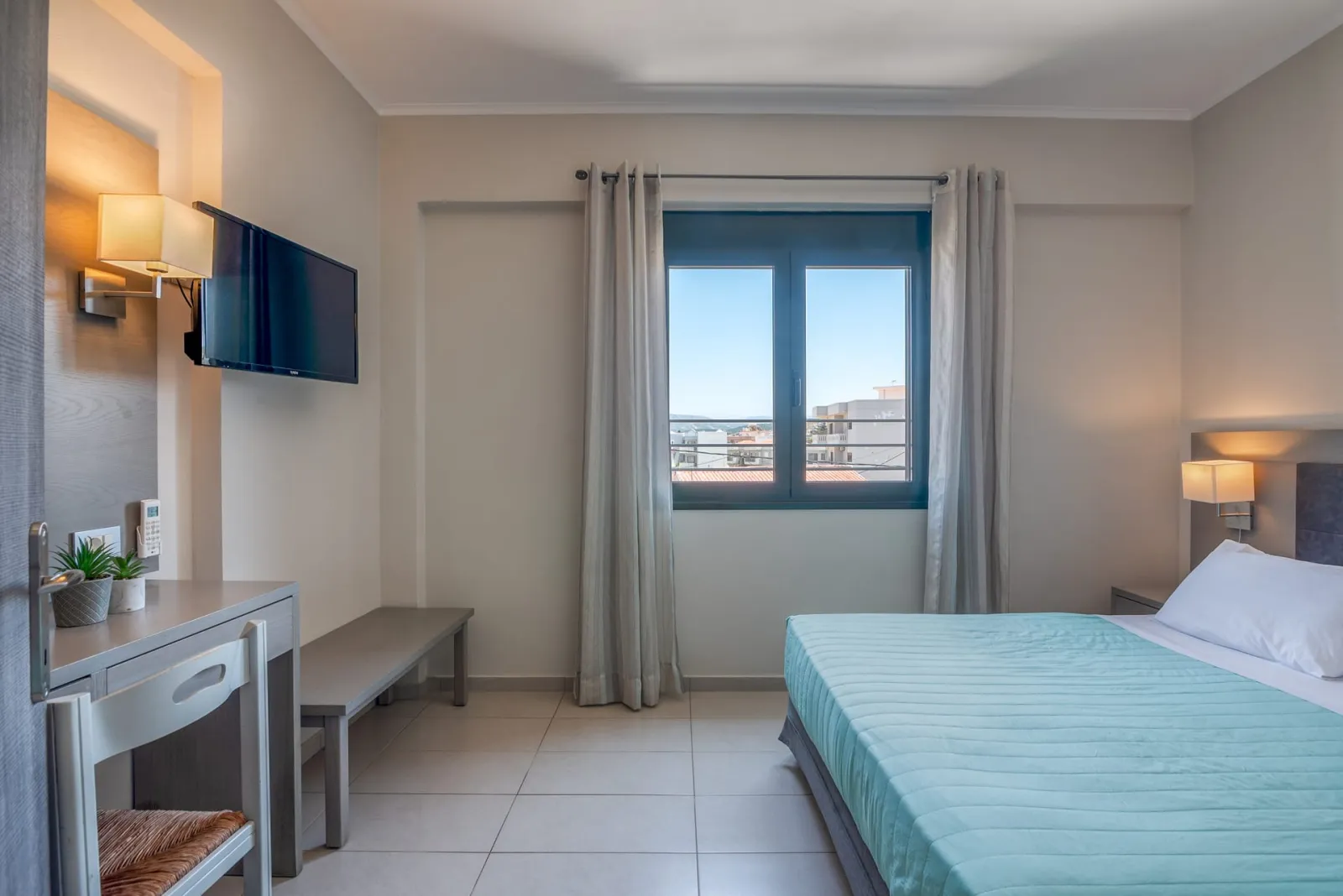 One Bedroom Apartment with Sea View
