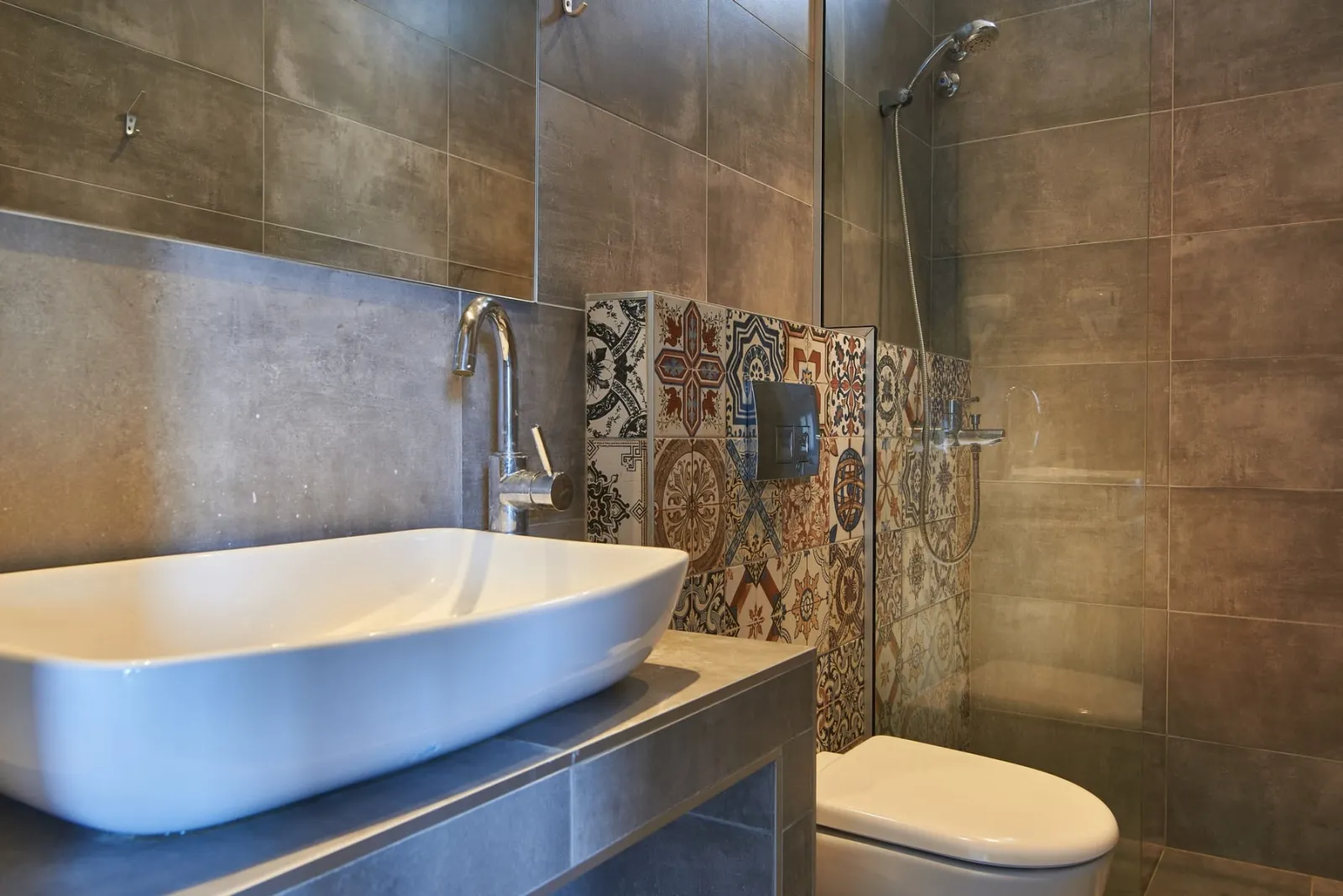 Signature Suite