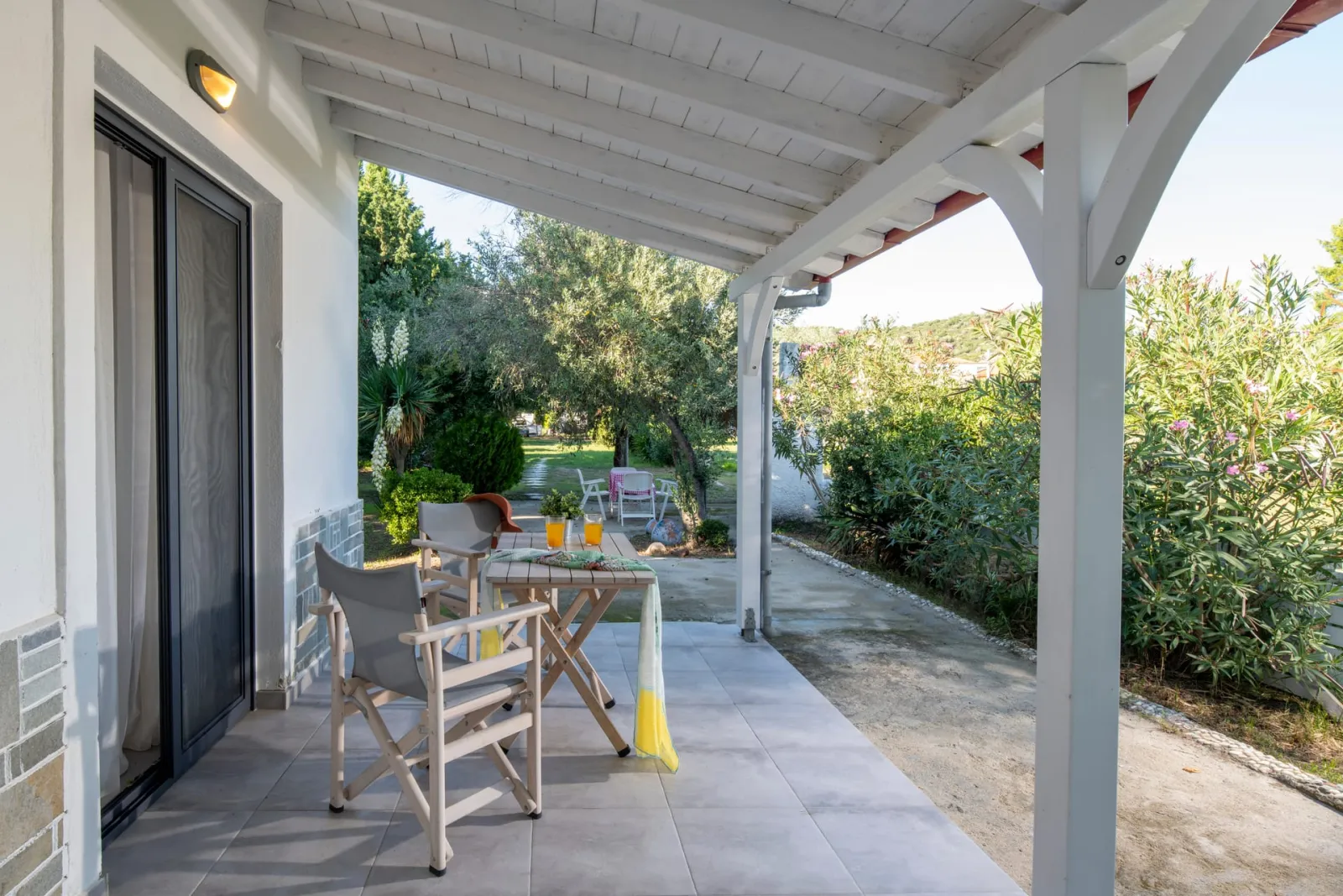 1 Bedroom Bungalow with Private Garden