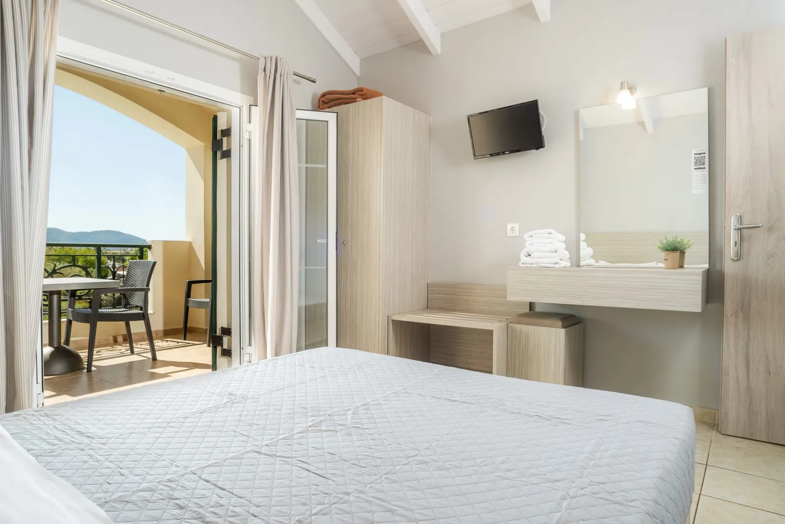 Junior Suite (Up To 2 Pax)