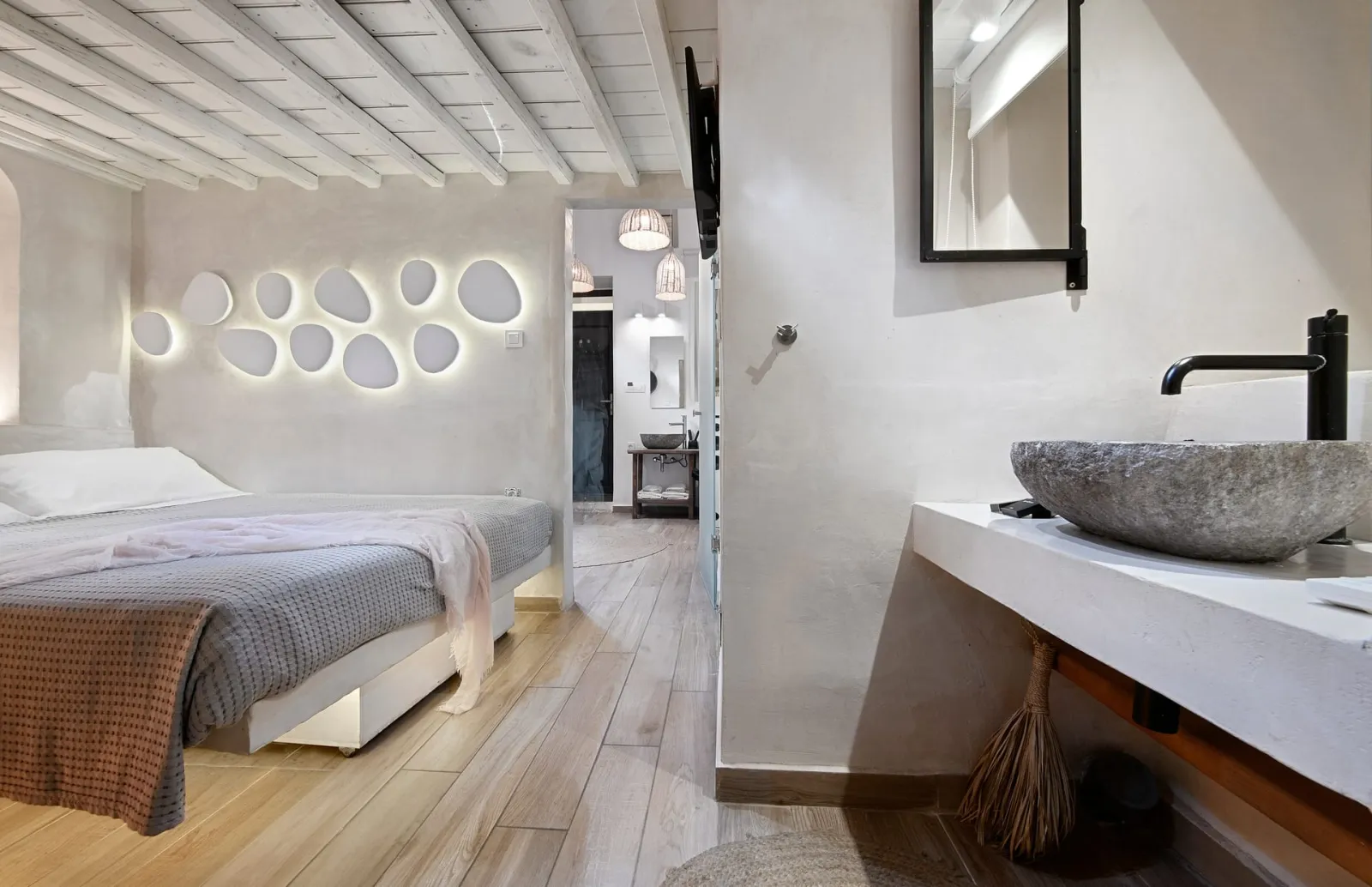 Maisonette with Outdoor Hot Tub and Windmill View - Annex Building