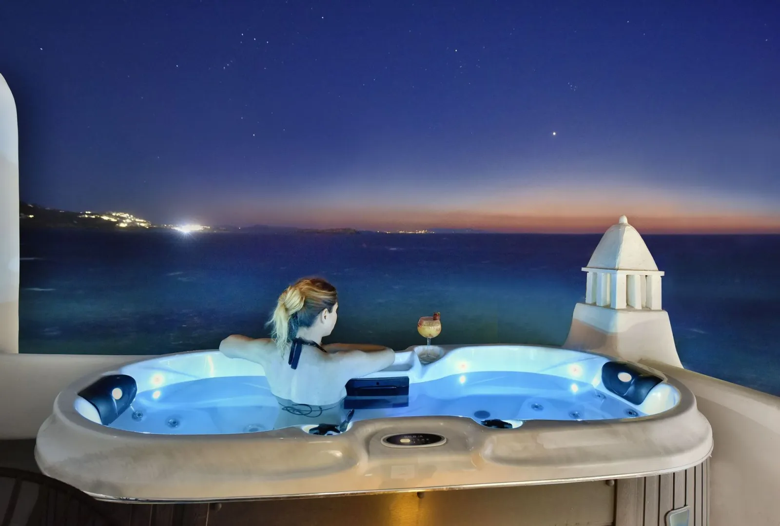 Little Venice Villa with Outdoor Jacuzzi