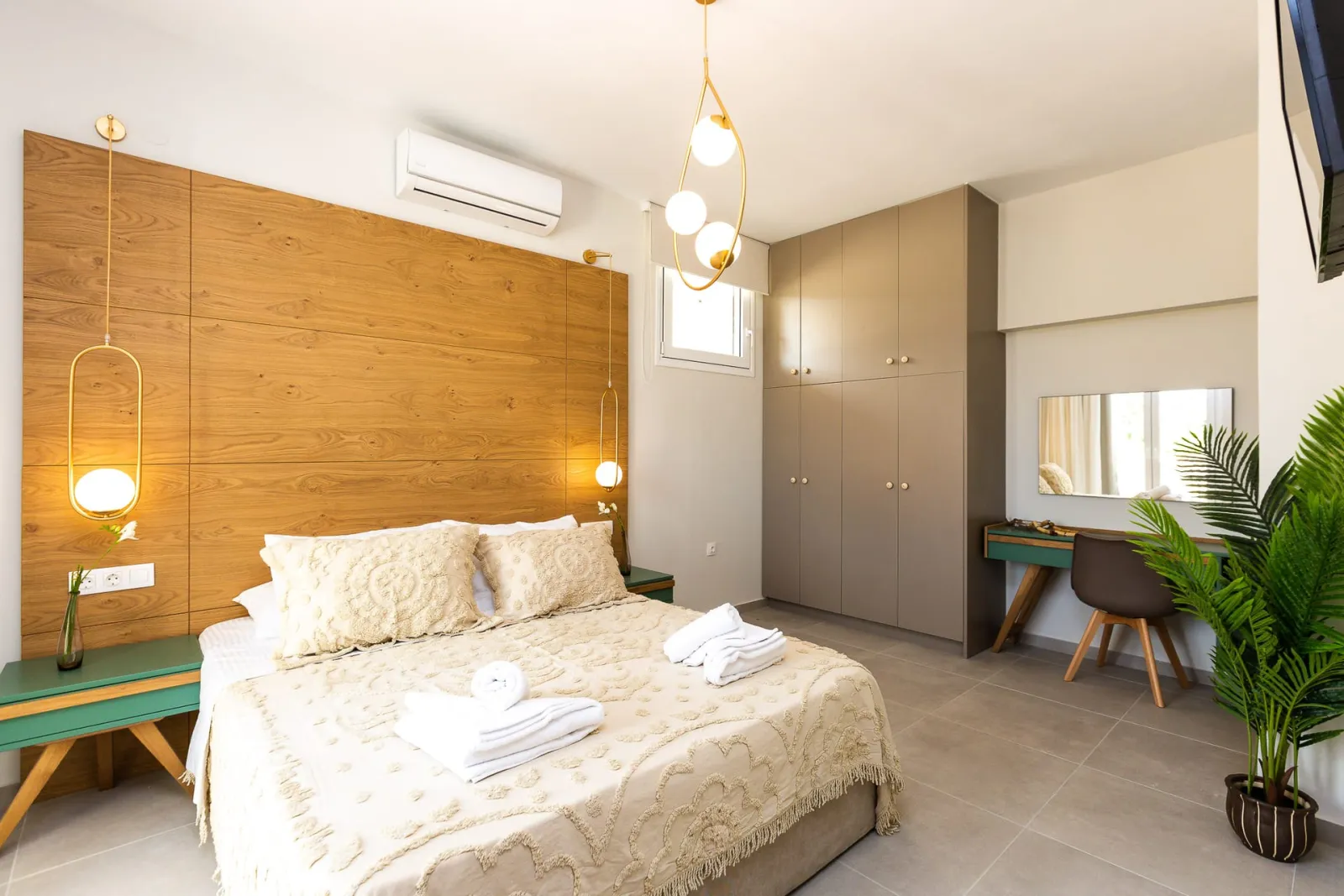Superior One Bedroom Apartment with Sea View - Ground Level