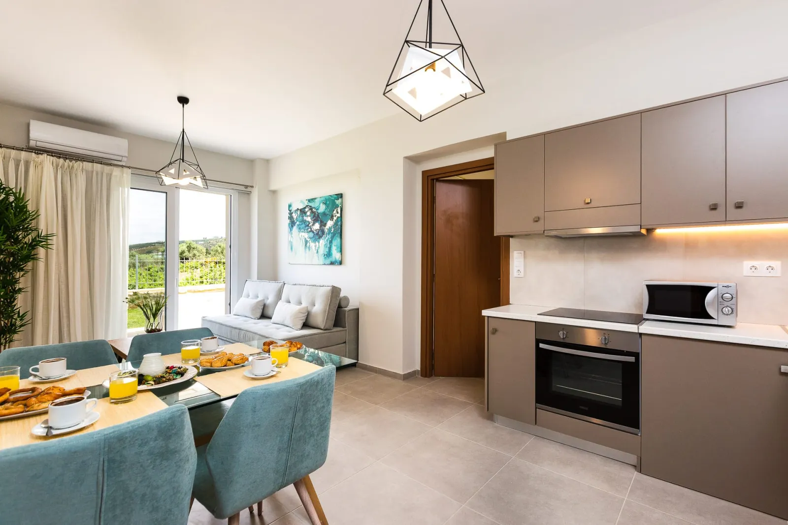 Superior One Bedroom Apartment with Sea View - Ground Level