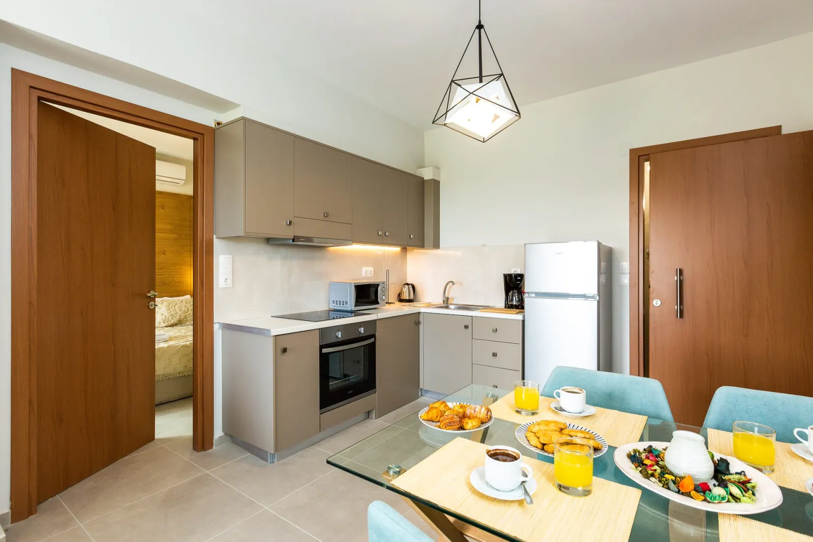 Superior One Bedroom Apartment with Sea View - Ground Level