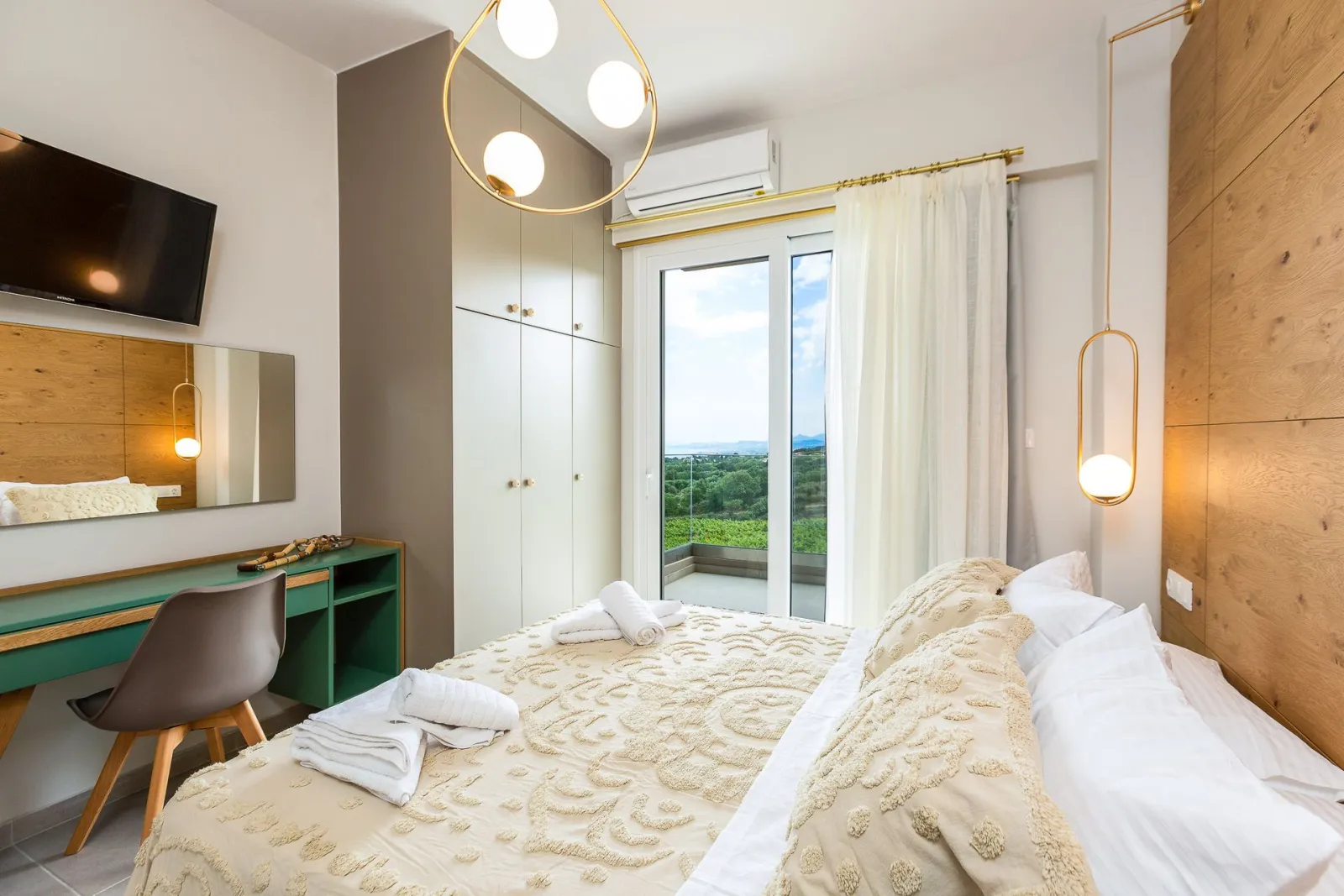 One Bedroom Apartment with Sea View