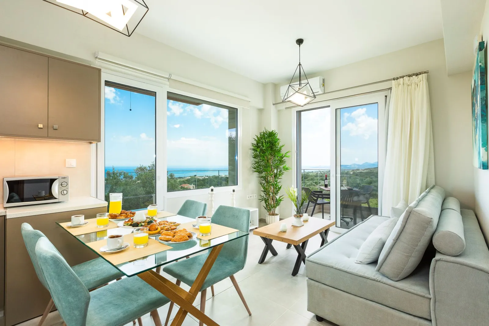 One Bedroom Apartment with Sea View