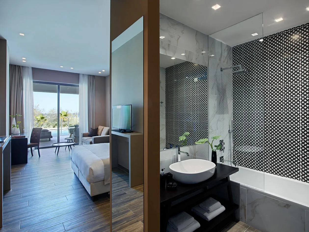 Junior Suite with Shared Pool