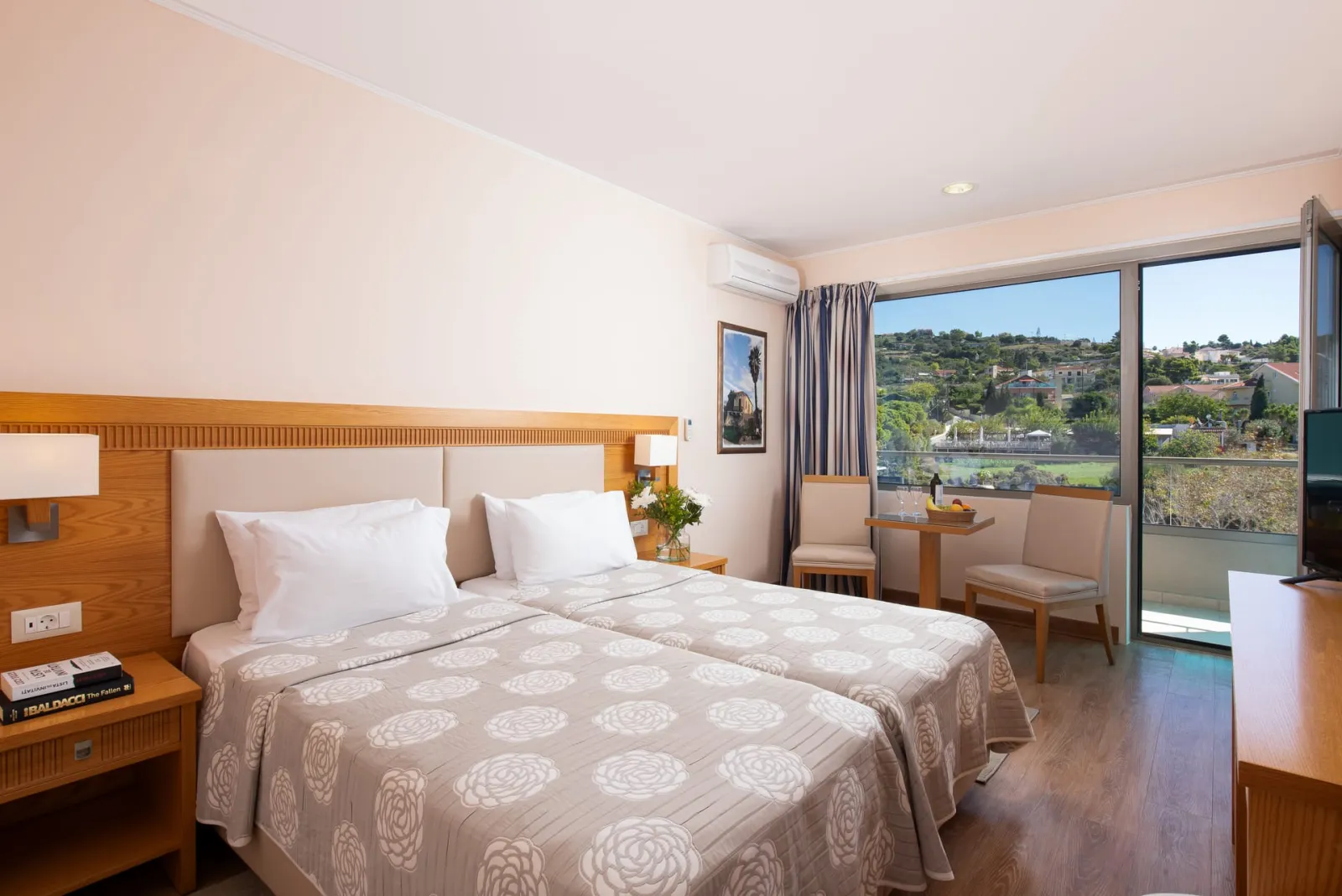 Double/Twin Room with Land View