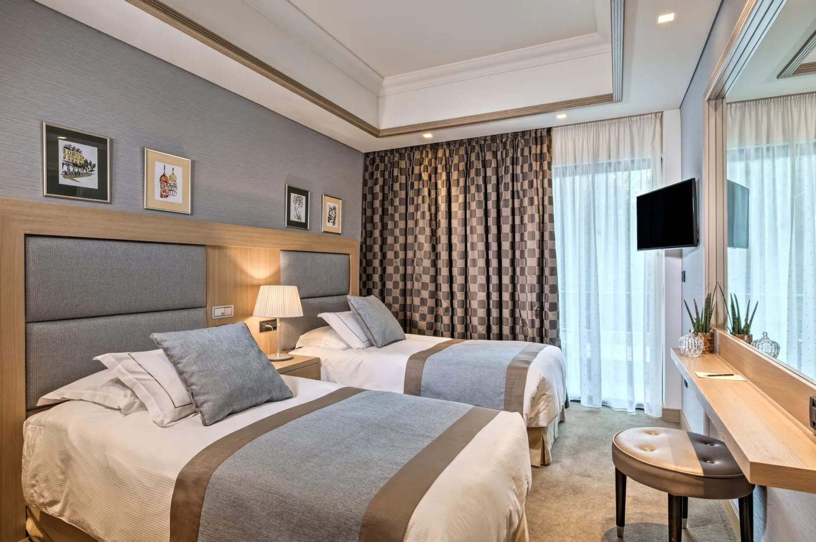 Double room - Hellenistic Walls View