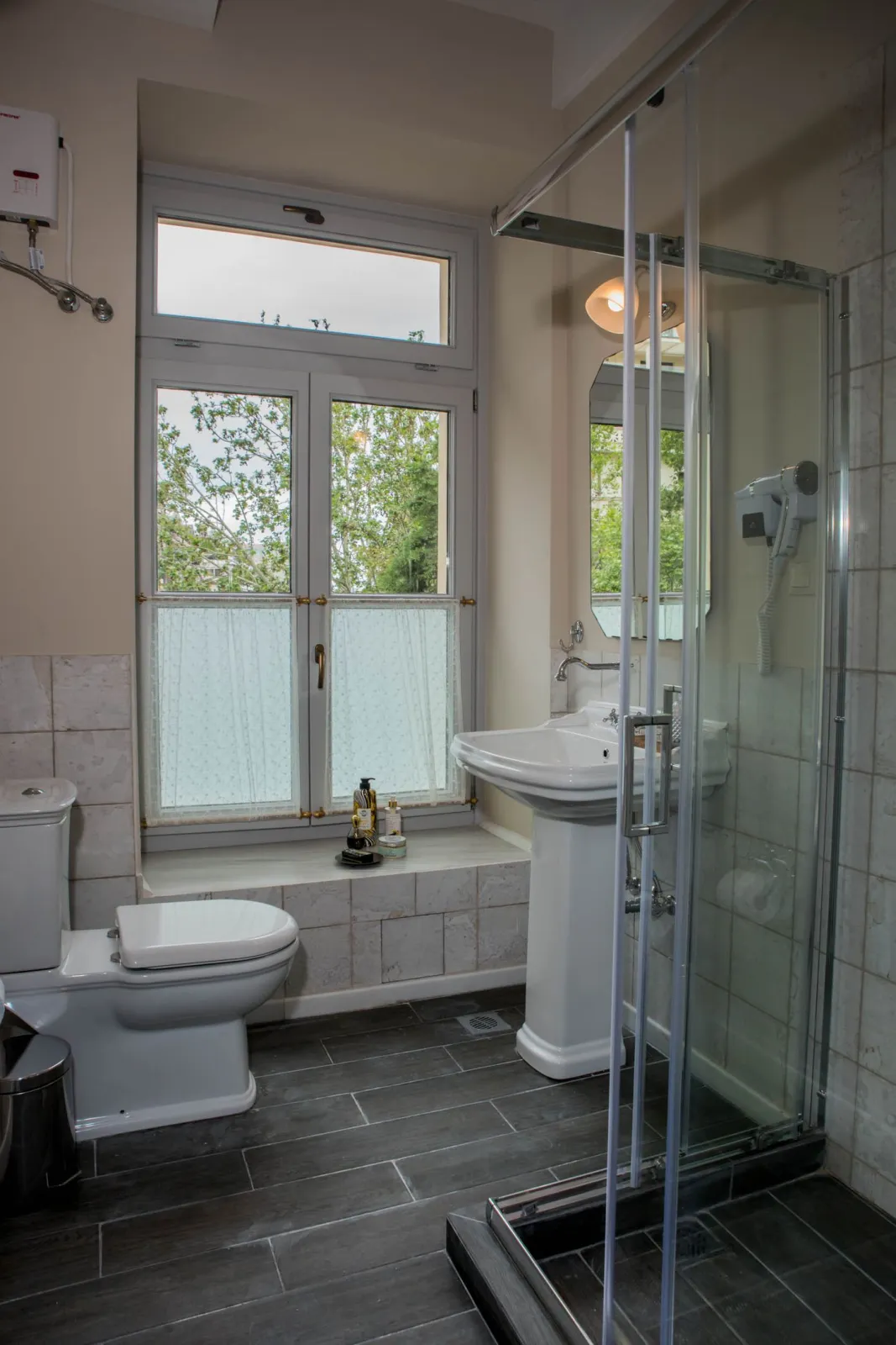 Junior Retreat Suite