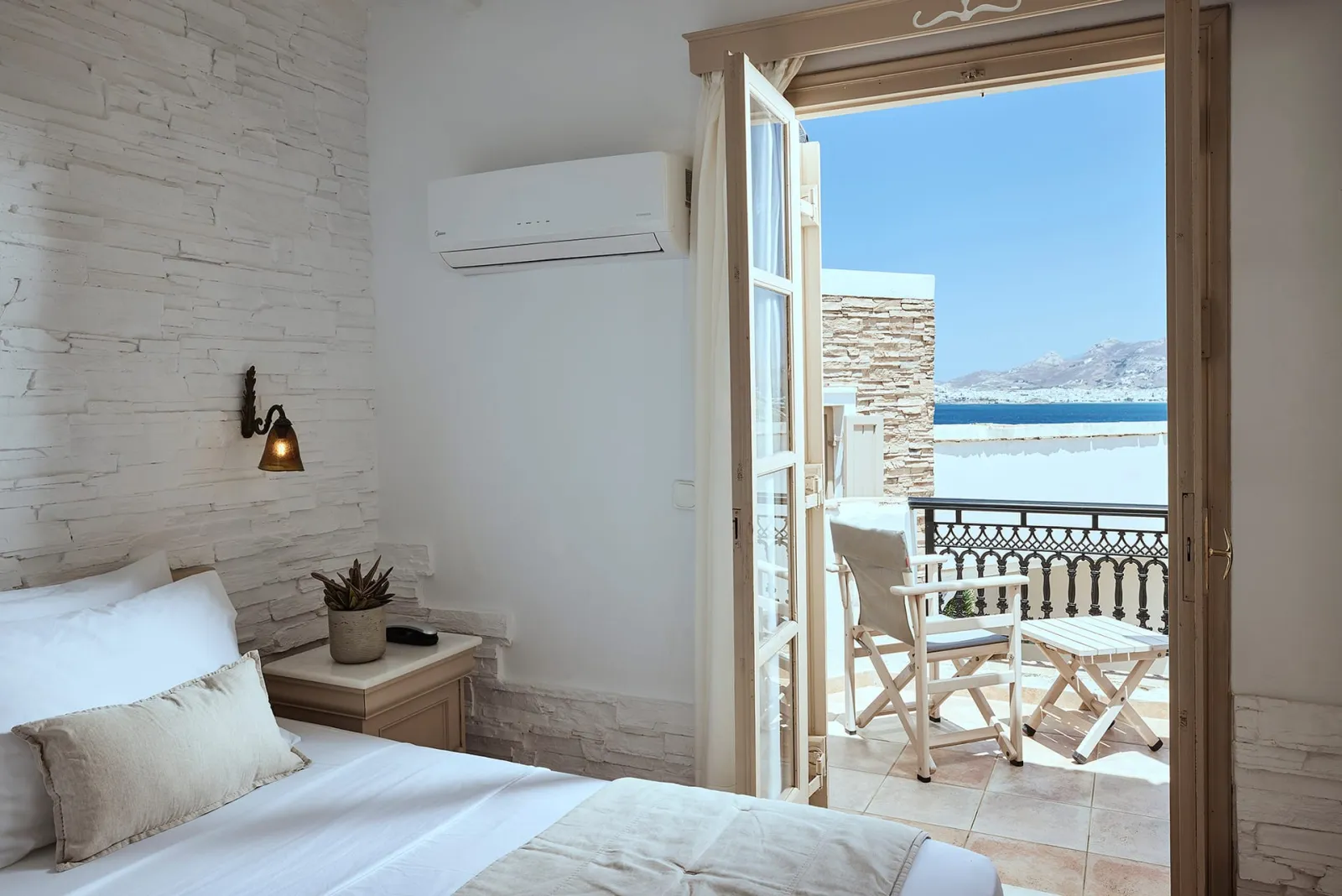 Standard Triple Room with Sea View