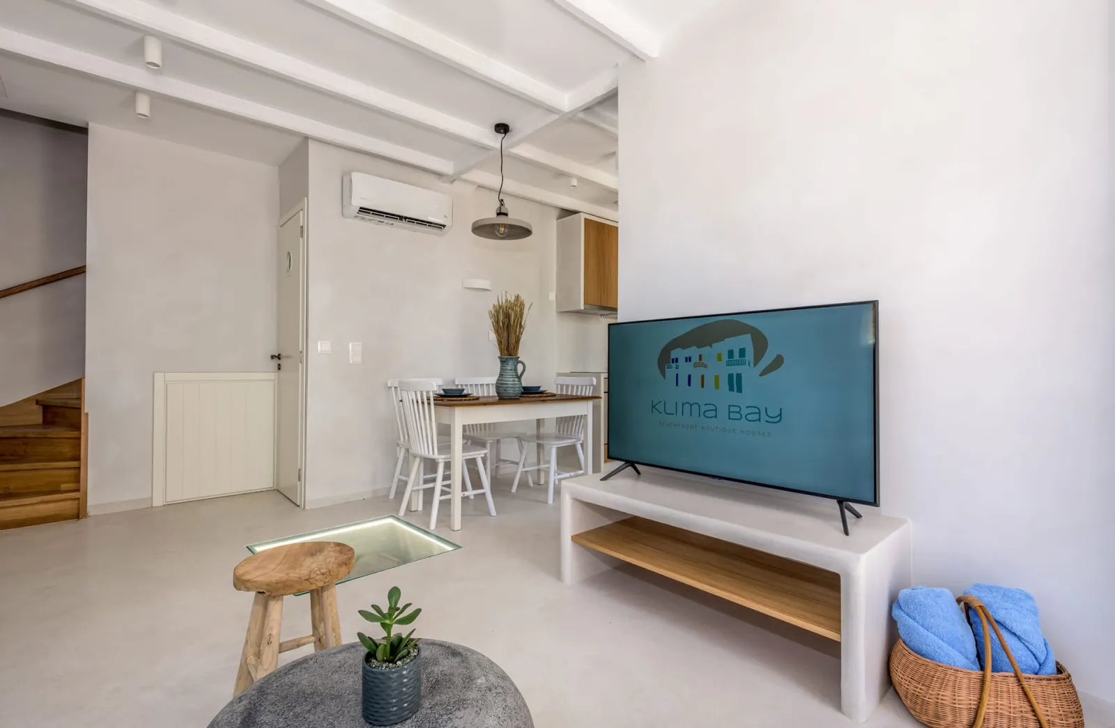 Beachfront Boutique House (BLUE)