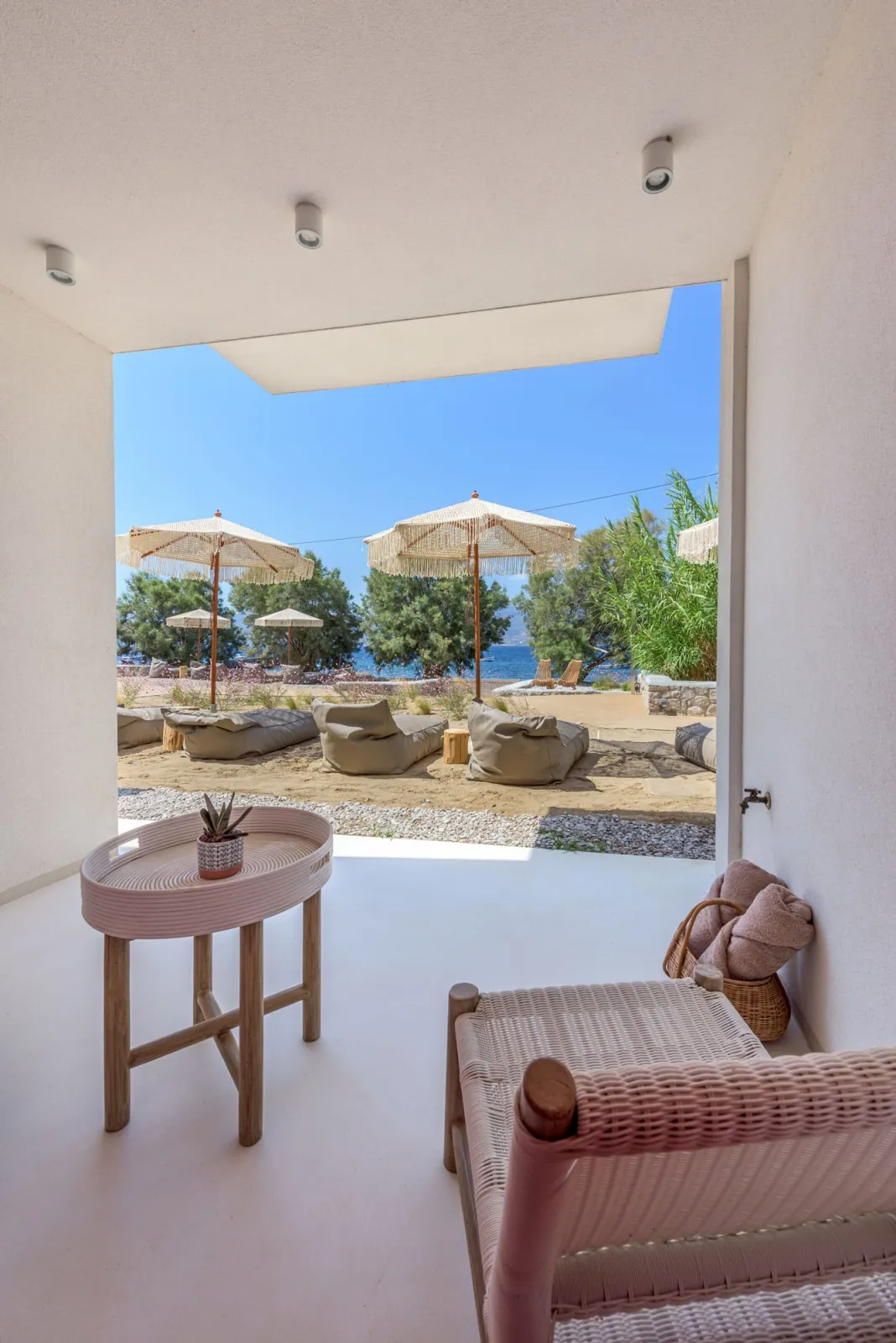 Beachfront Boutique House (RED)