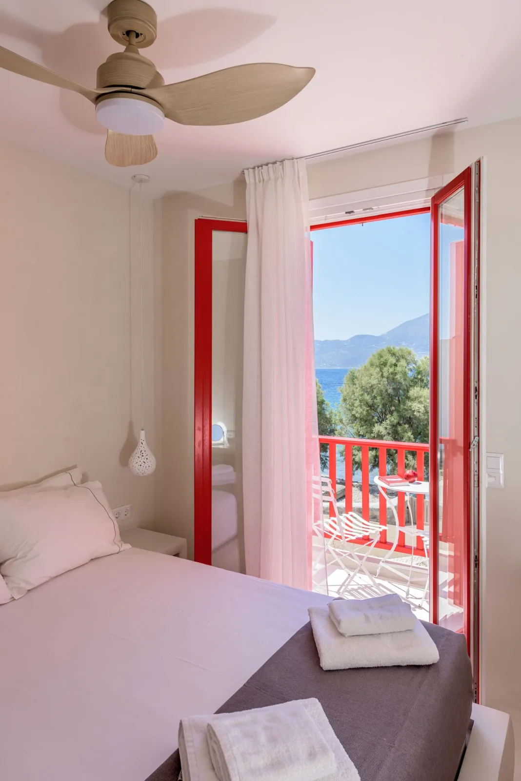 Beachfront Boutique House (RED)