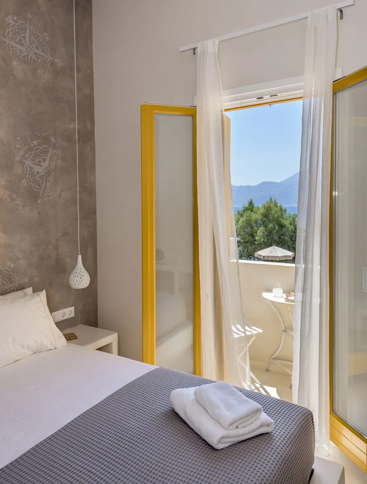 Beachfront Boutique House (YELLOW)