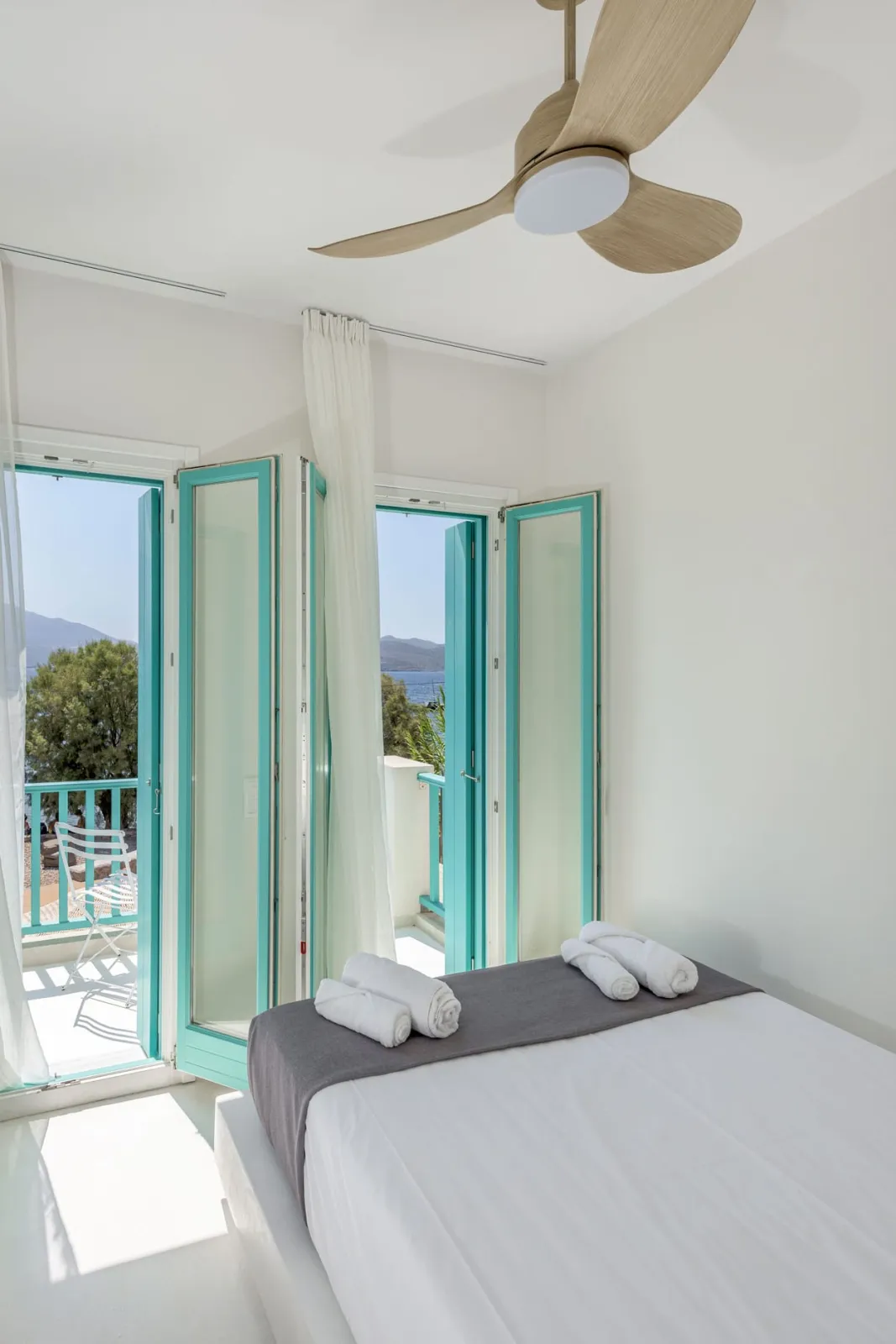 Beachfront Boutique House (TURQUOISE)