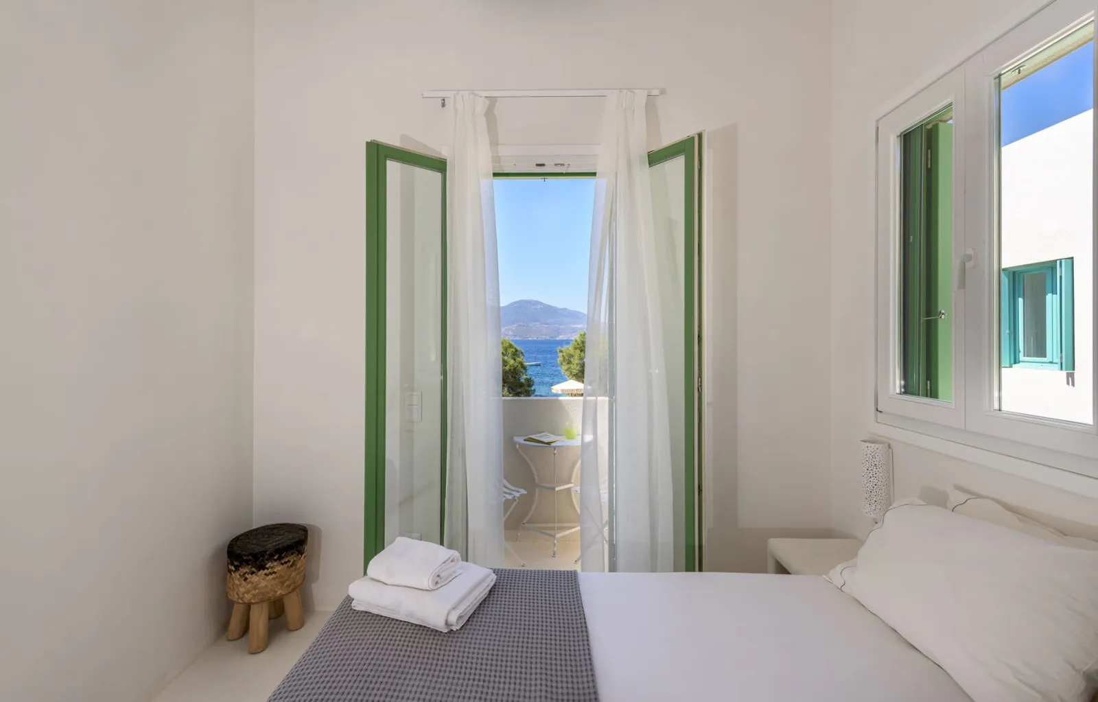 Beachfront Boutique House (OLIVE)