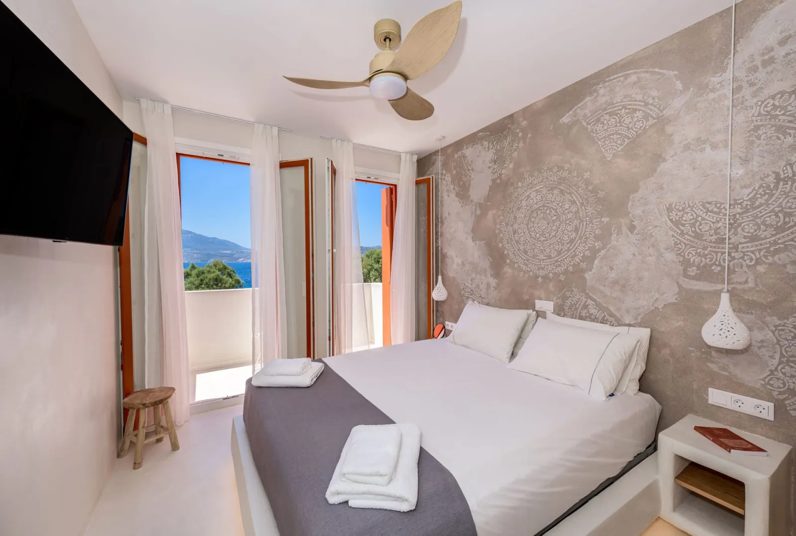 Beachfront Boutique House (ORANGE)