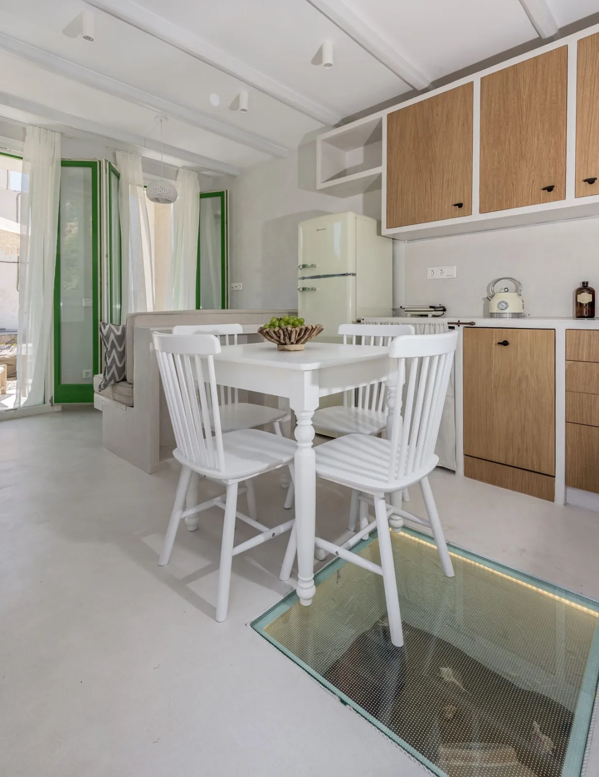 Beachfront Boutique House (GREEN)