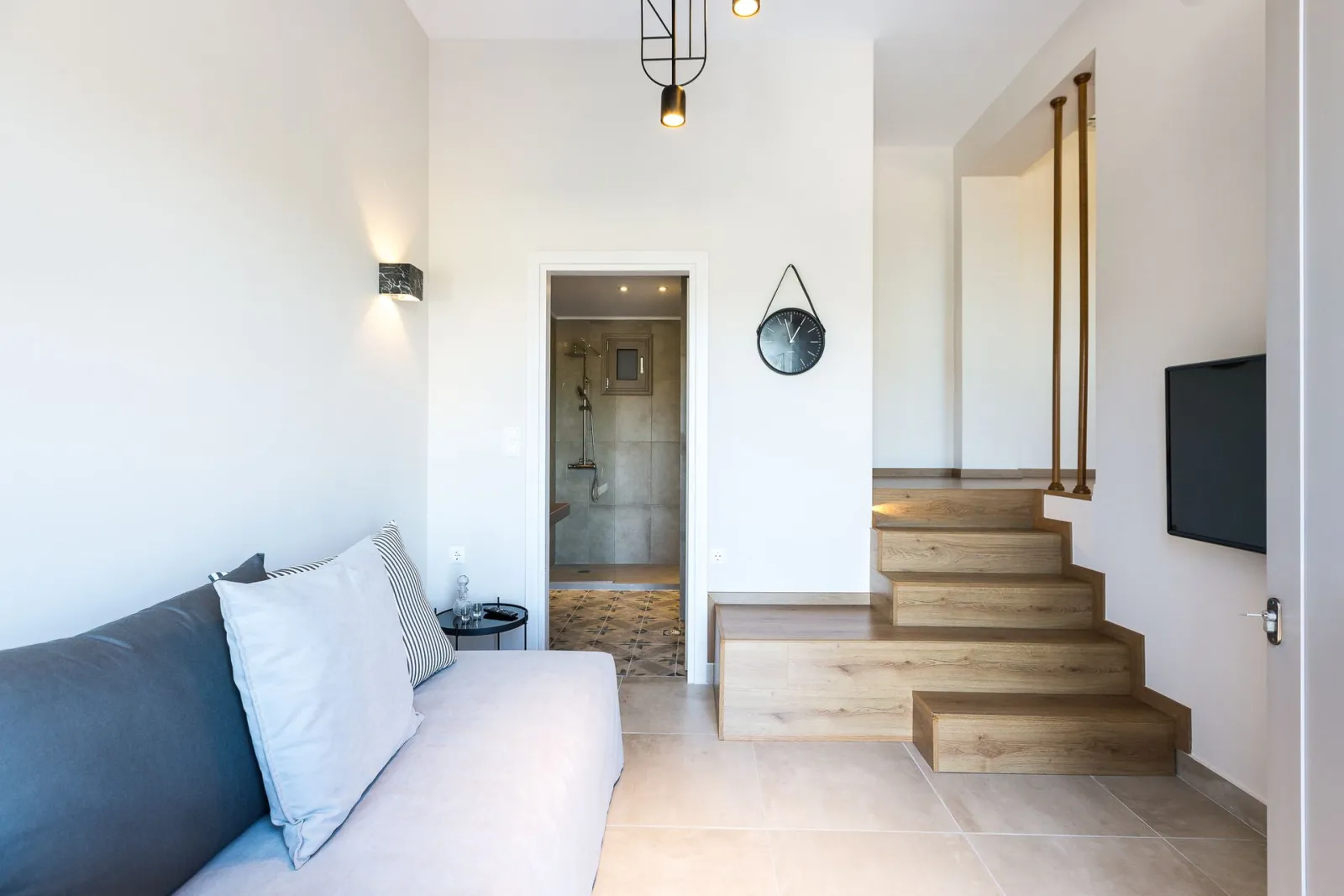 One-Bedroom Apartment (Levanta)