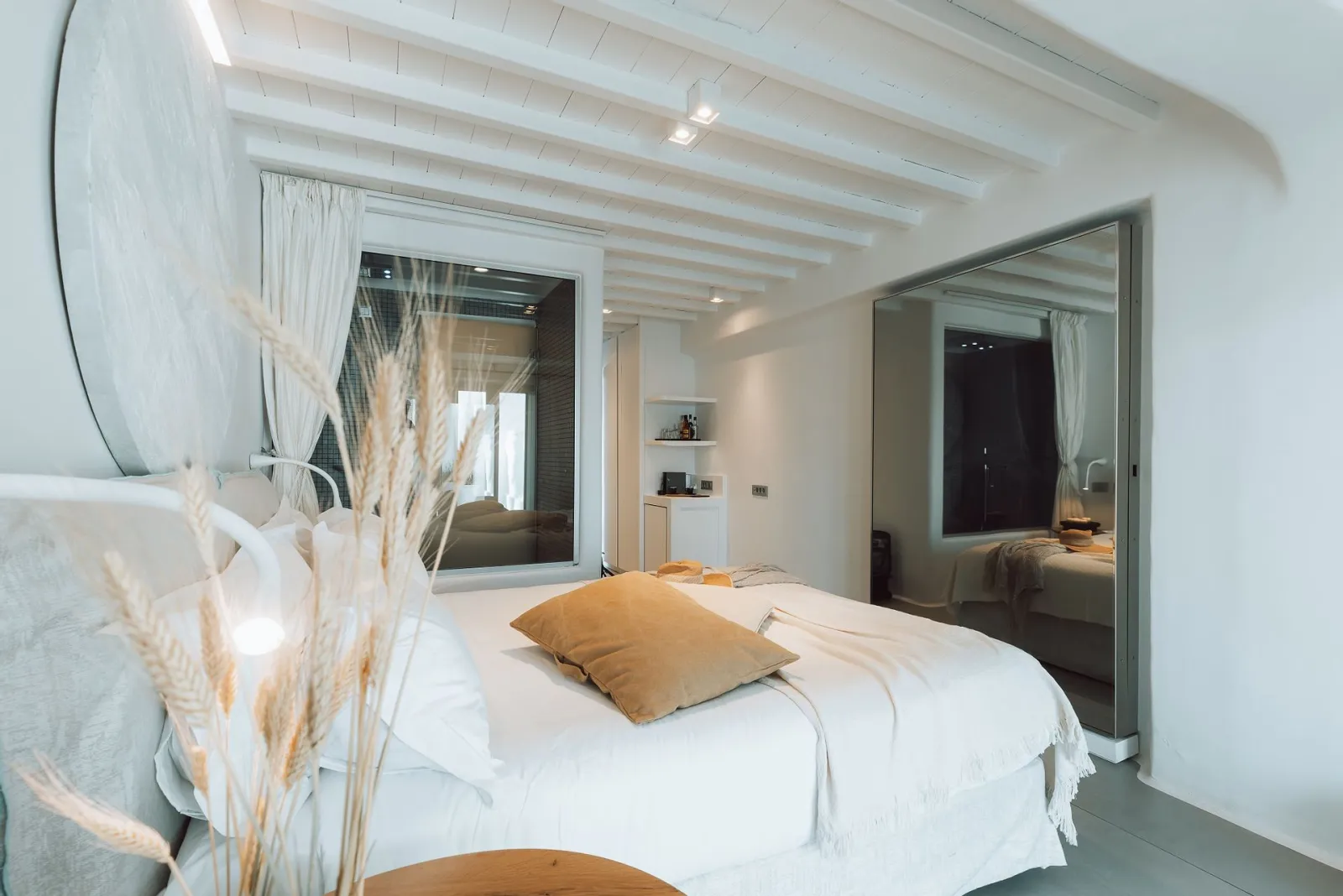 Deluxe Room with private patio hot tub 