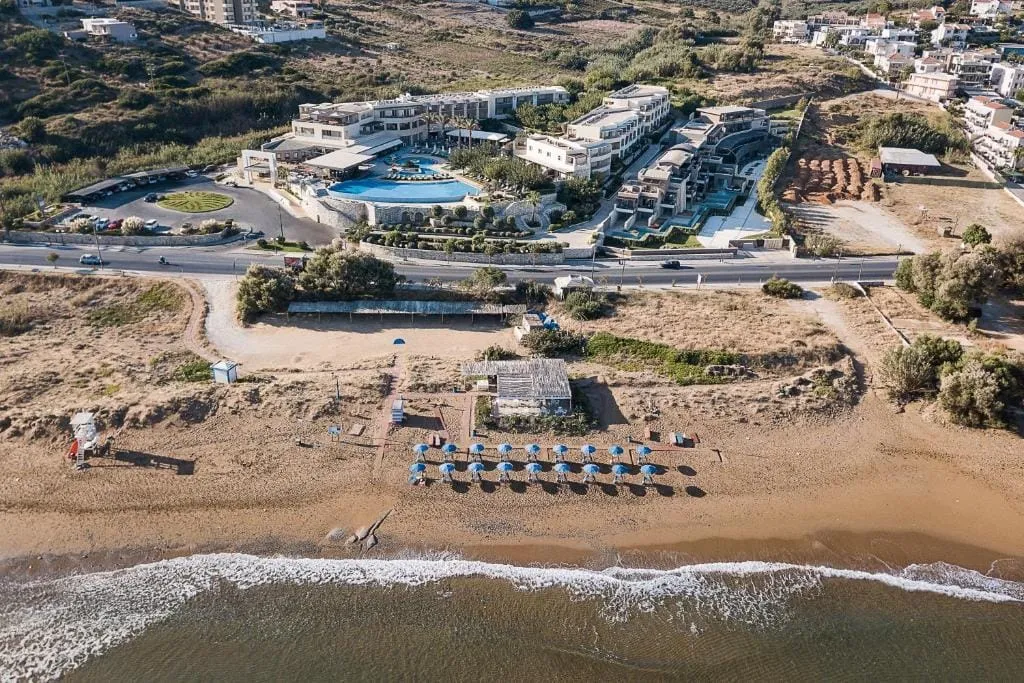 Signature Deluxe Suite with Private Heated Pool &amp; Sea View