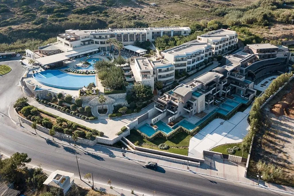 Signature Deluxe Suite with Private Heated Pool &amp; Sea View