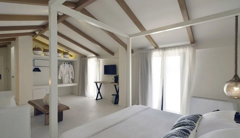 Master Suite With Jacuzzi & Sea View