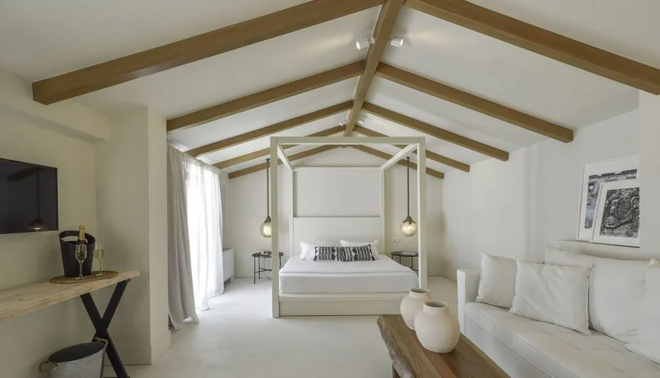 Master Suite With Jacuzzi & Sea View