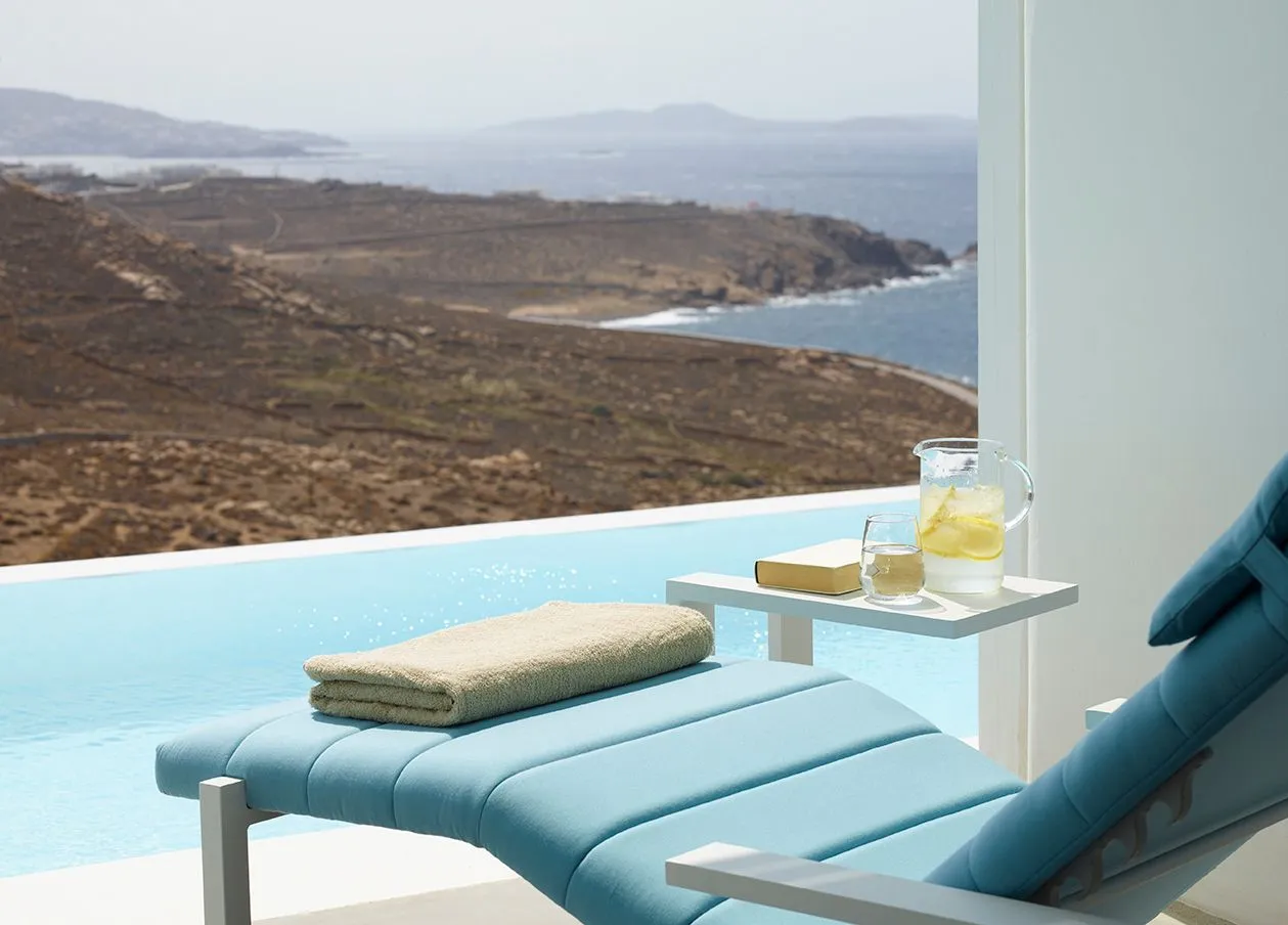 Deluxe Suite with Sharing Pool Panoramic Sea View - 32 m²