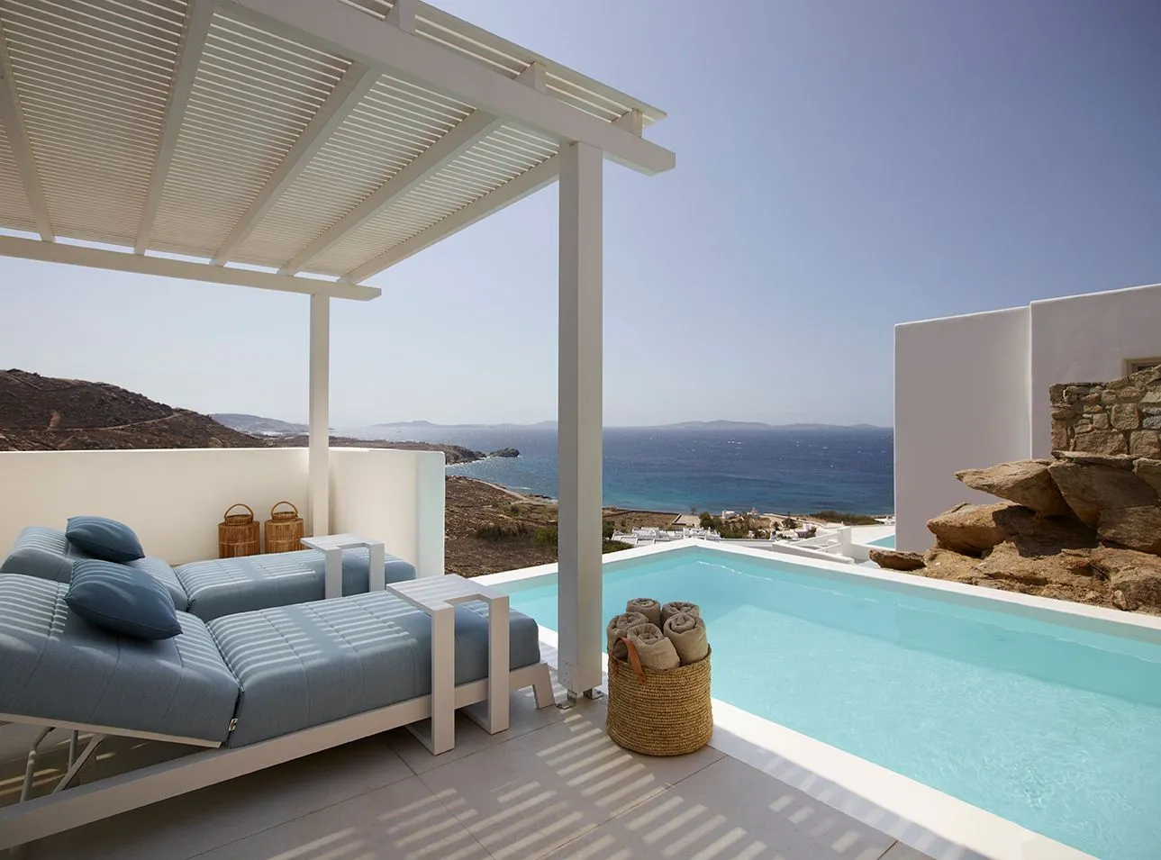 Executive Suite with Private Pool Panoramic Sea View - 38 m²