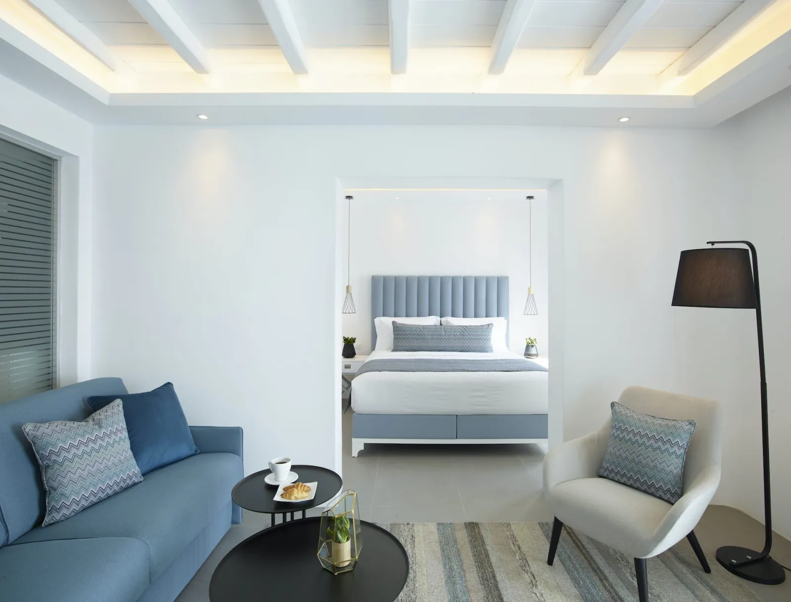 Grand Suite with Private Pool &amp; Panoramic Sunset View - 42 m²