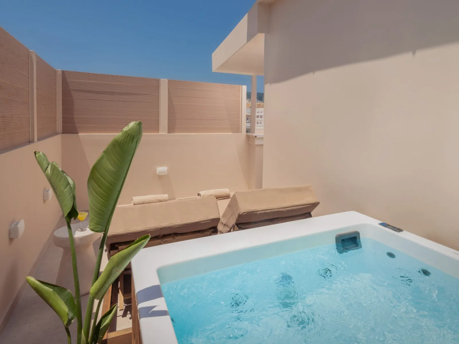 Junior Suite with Outdoor Hot Tub - 20m²