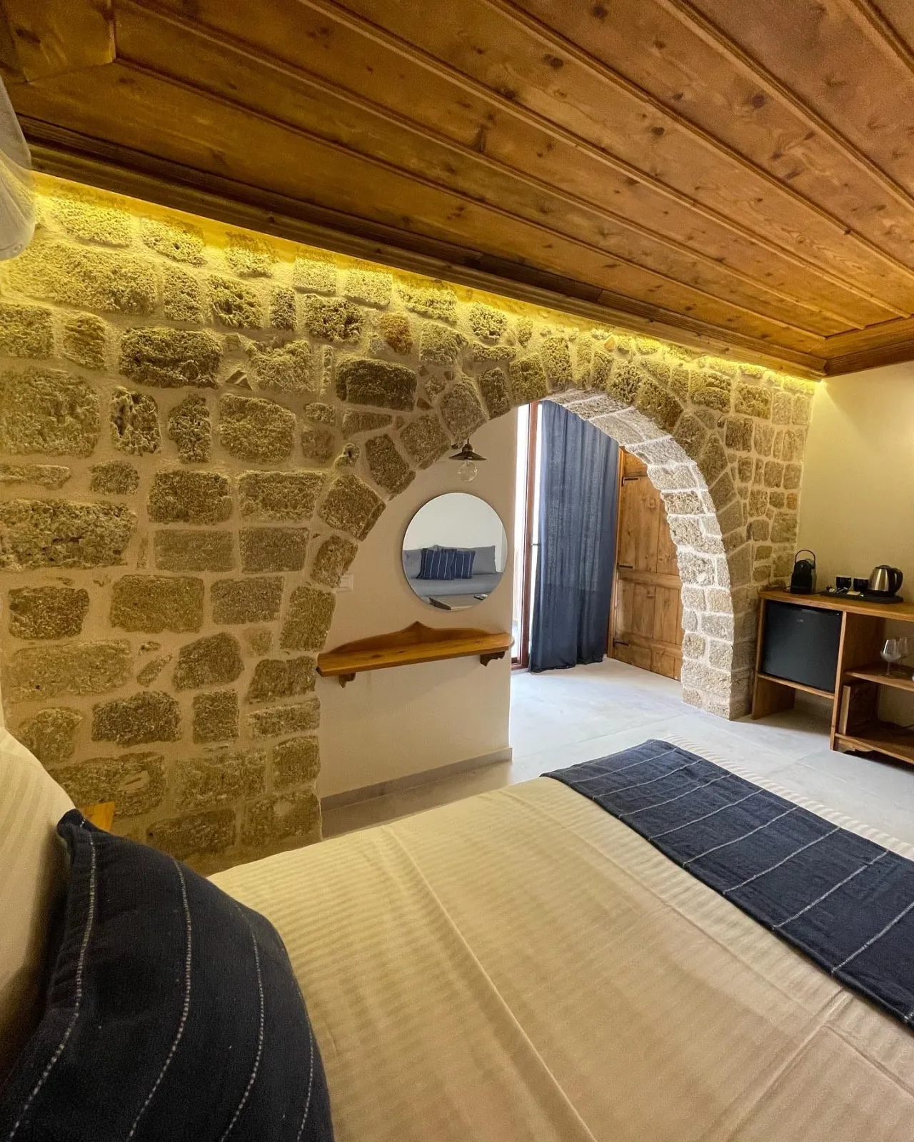 Deluxe Suite with an outdoor Jacuzzi