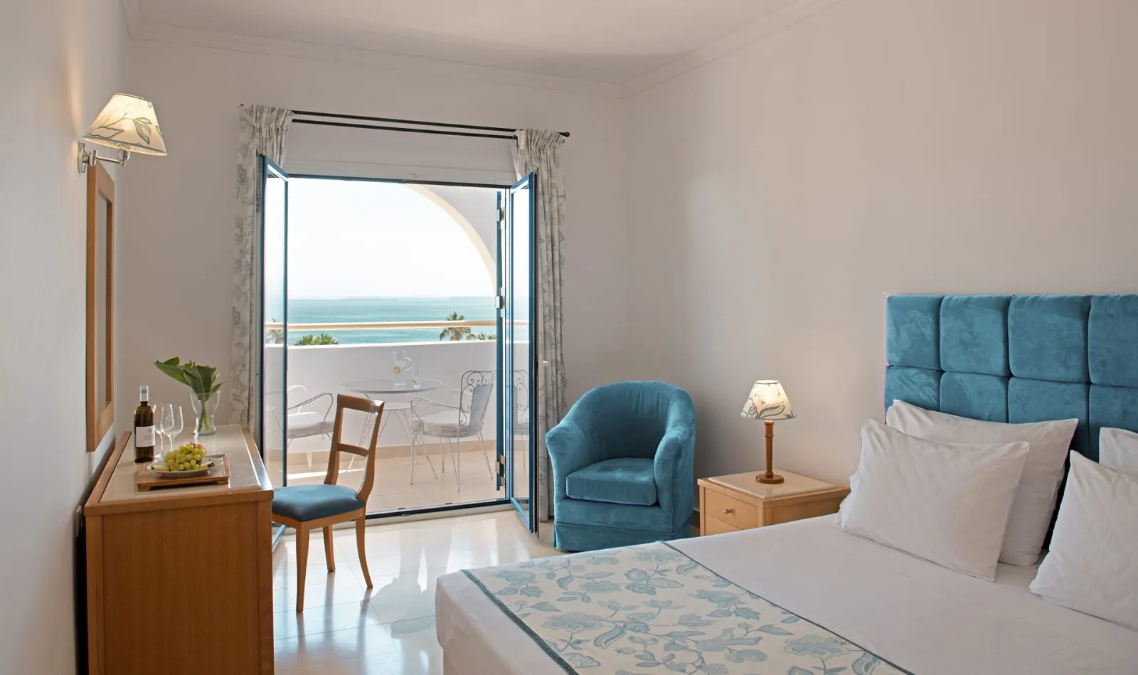 Twin Direct Sea View