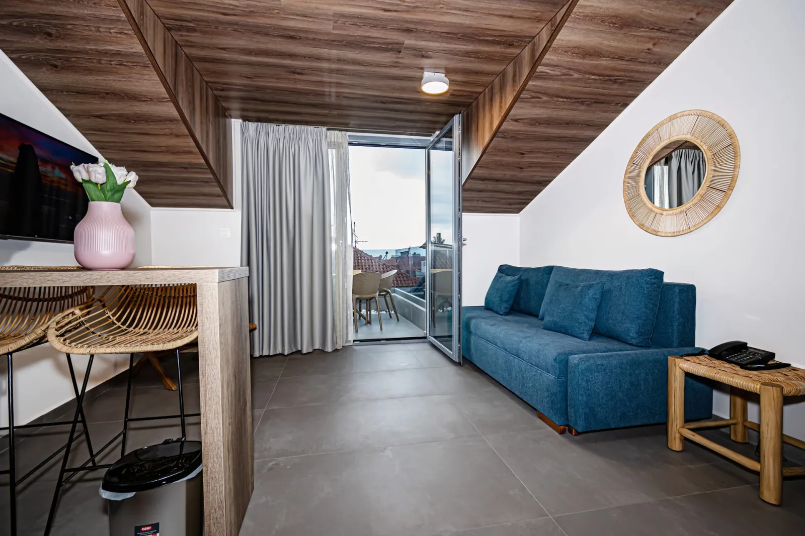 Deluxe Suite 2-Bedroom with Outdoor Jacuzzi