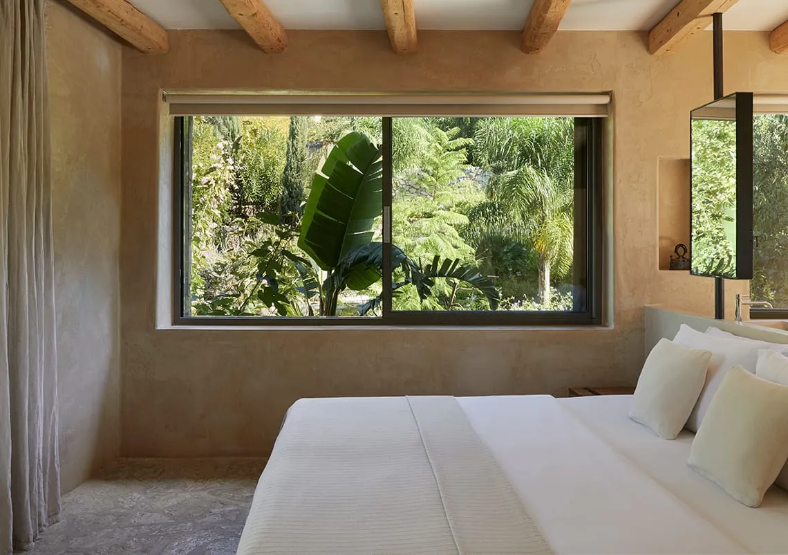 SUPERIOR RAW RETREAT (SIDE SEA VIEW)
