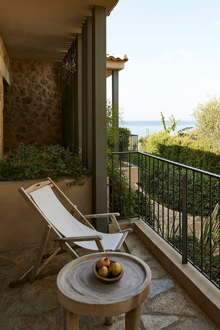 SUPERIOR RAW RETREAT (SIDE SEA VIEW)