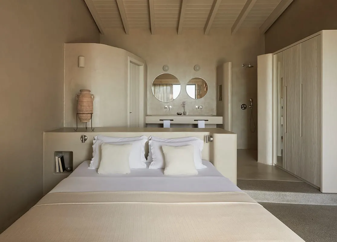 SUPERIOR RAW RETREAT WITH POOL