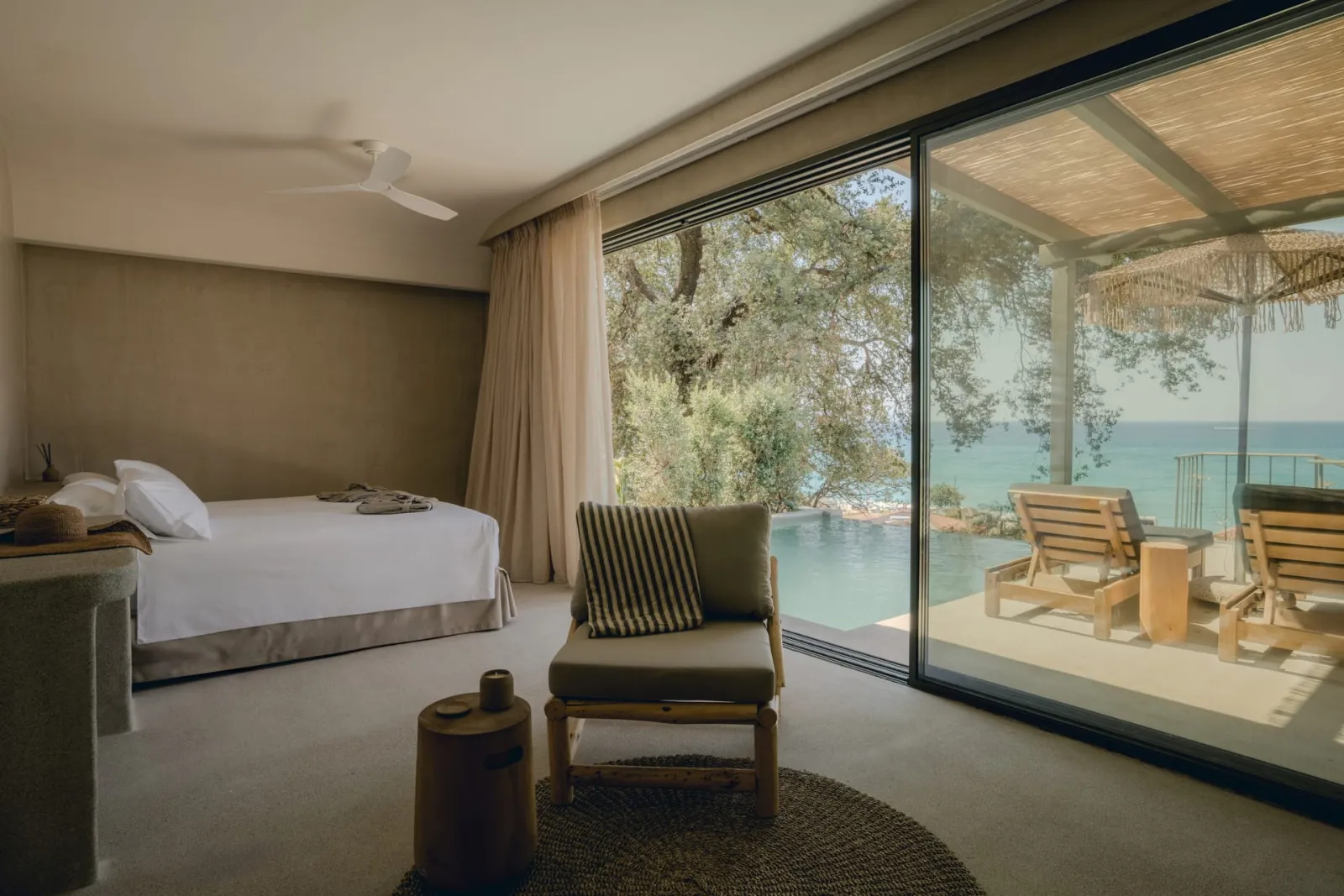 HILLSIDE RETREAT WITH POOL