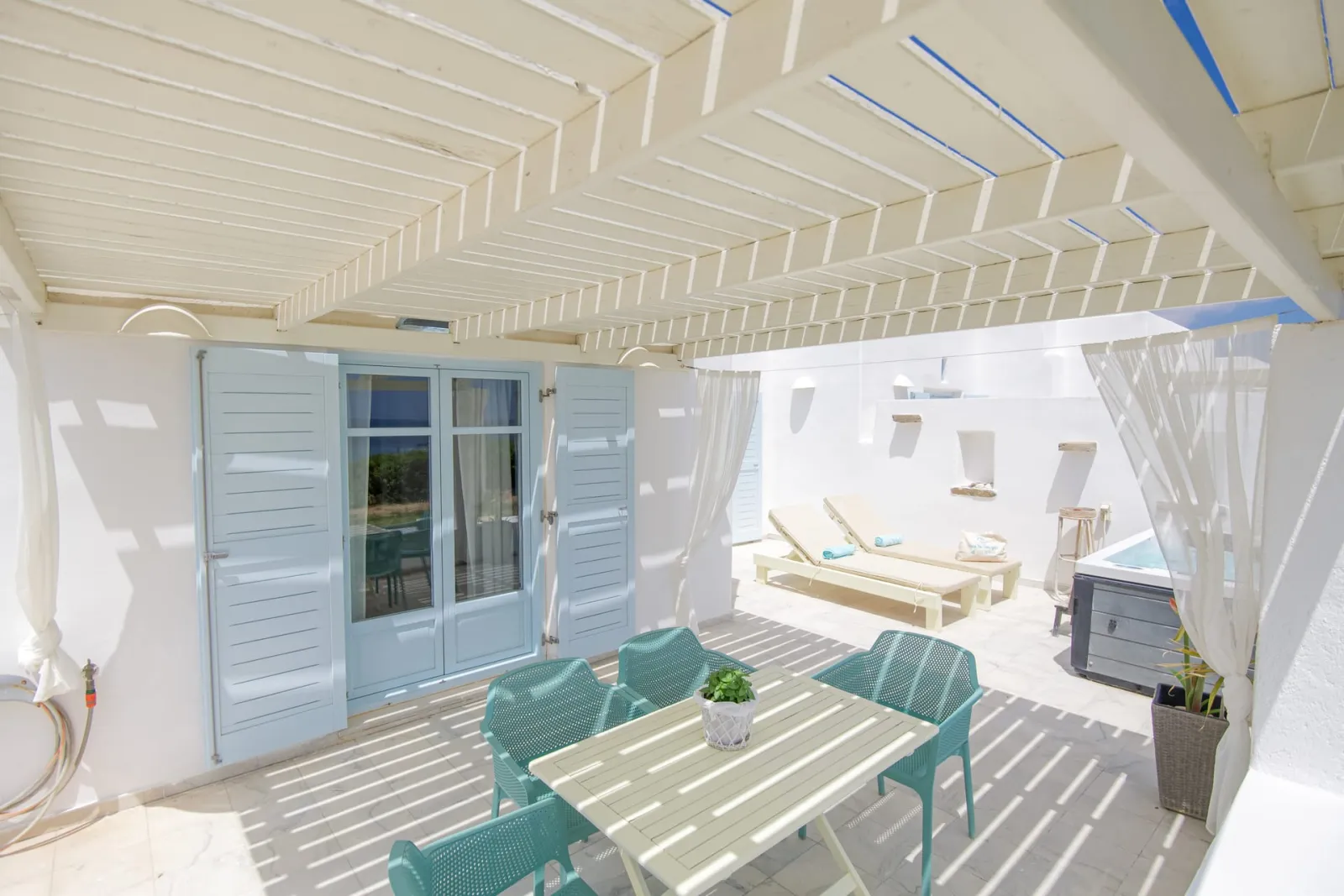 Superior Triple Sea View Apartment with Exterior Private Mini Spa