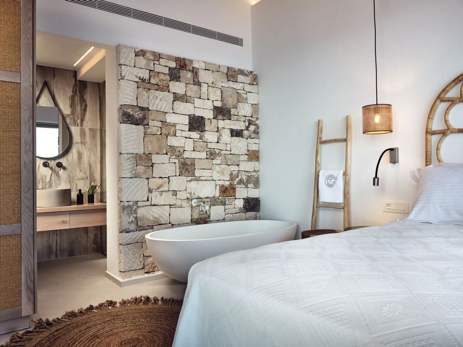 Jasmine Luxury Suite