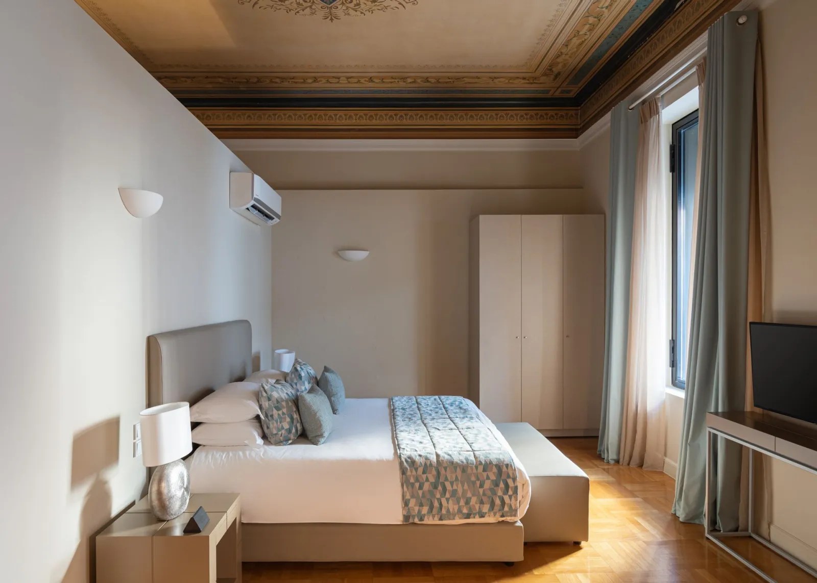 Superior Queen Room