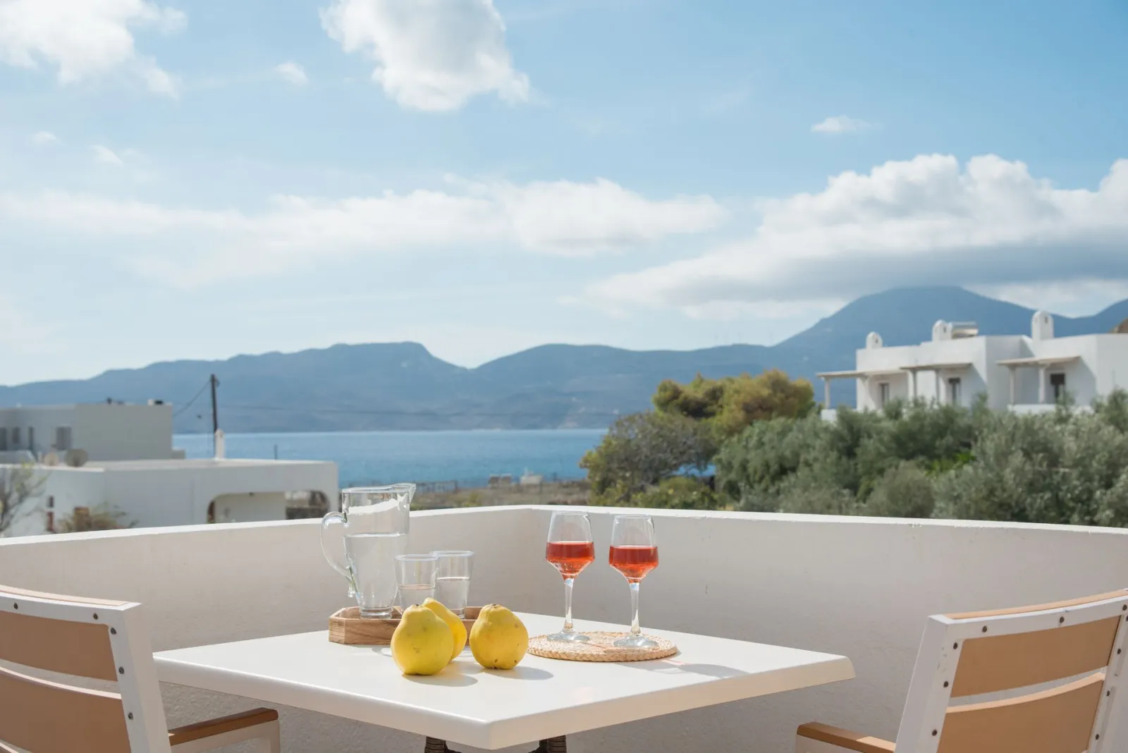 Deluxe Suite Sea Side & Mountain View