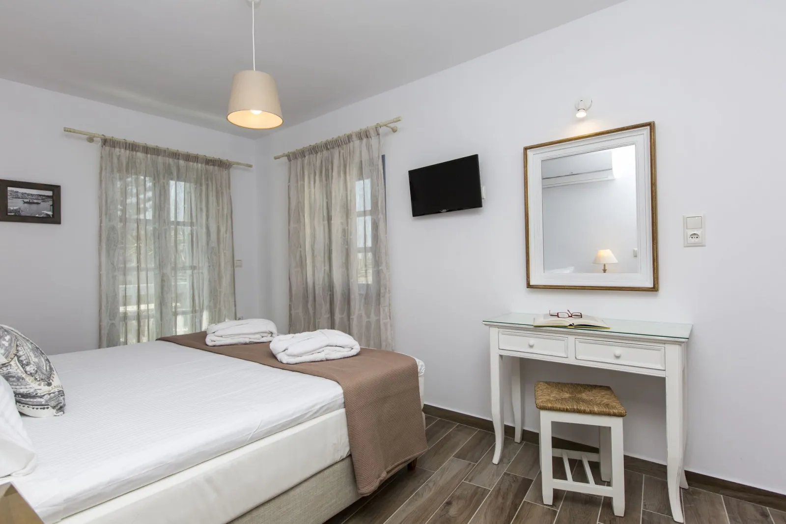 Superior Two Bedroom Apartment with Balcony and Sea View