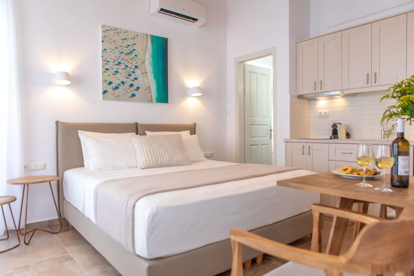 Standard Apartment (without balcony) – King Bed