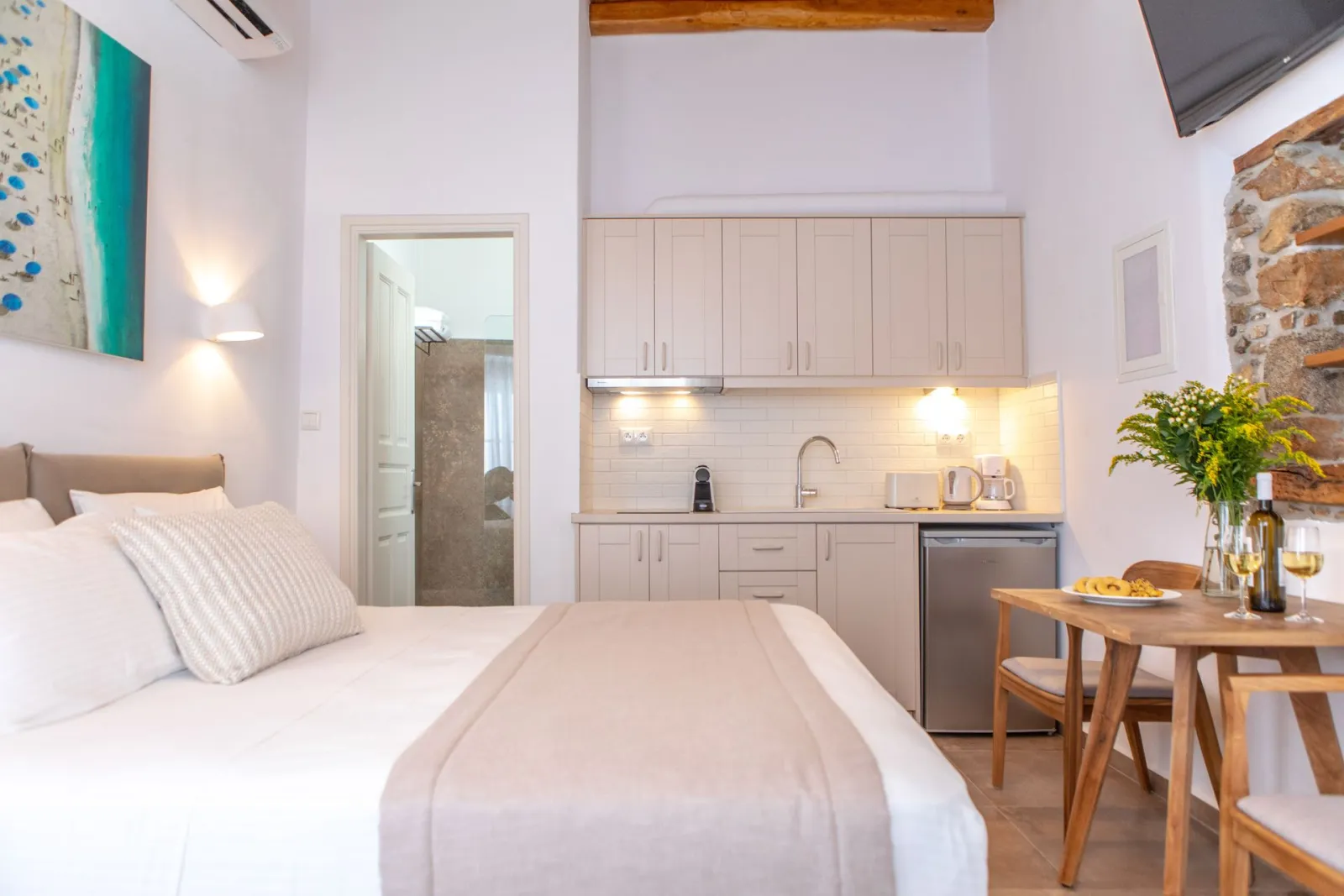 Standard Apartment (without balcony) – King Bed