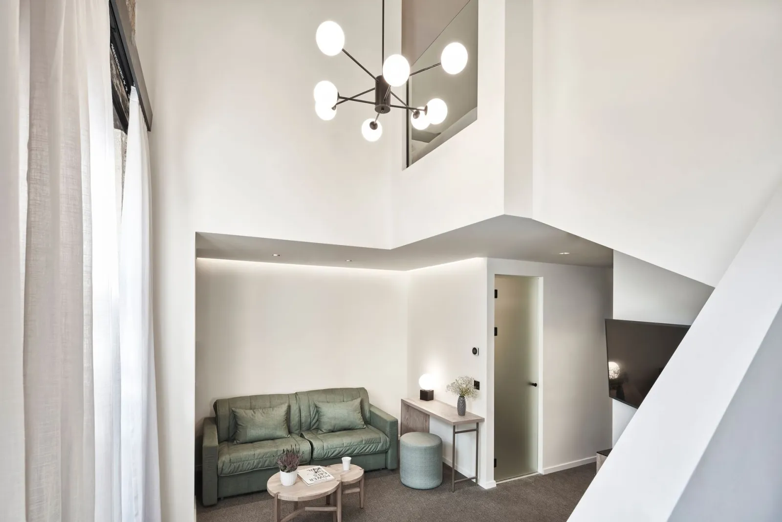 Grand Loft Suite with Balcony